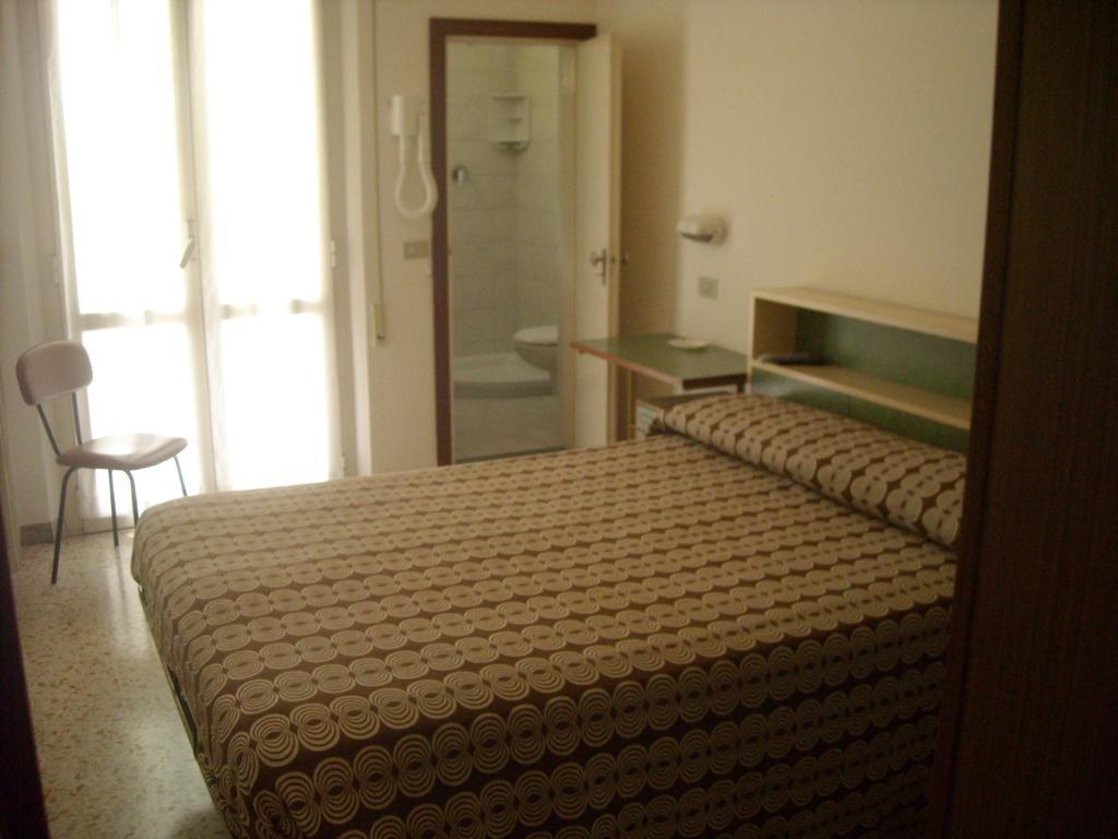 Albergo Da Siro Misano Adriatico Cameră foto