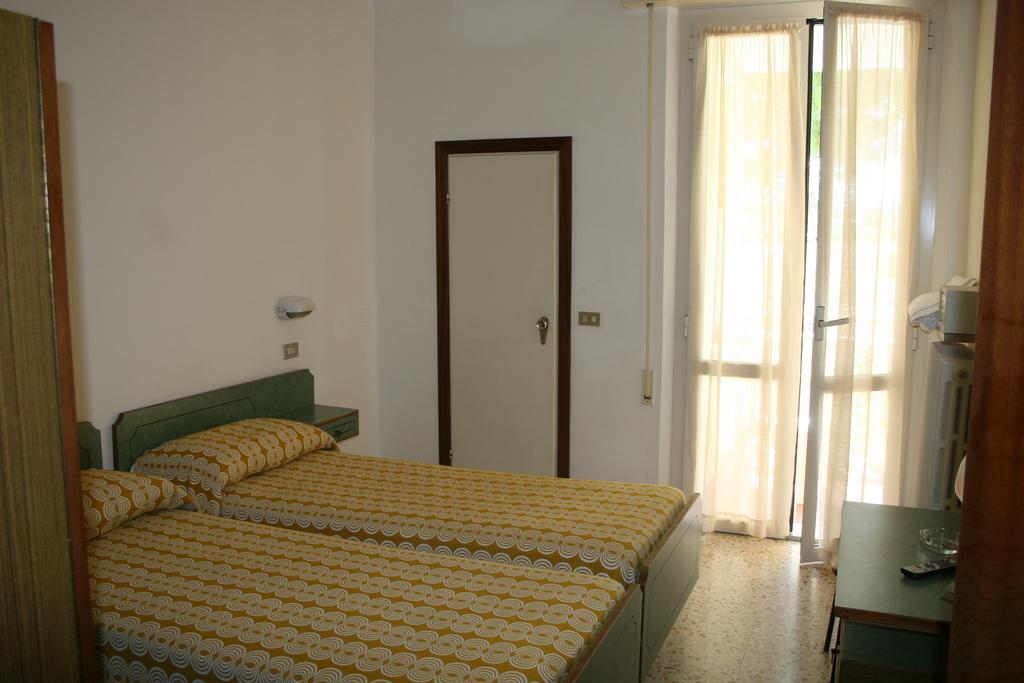 Albergo Da Siro Misano Adriatico Cameră foto