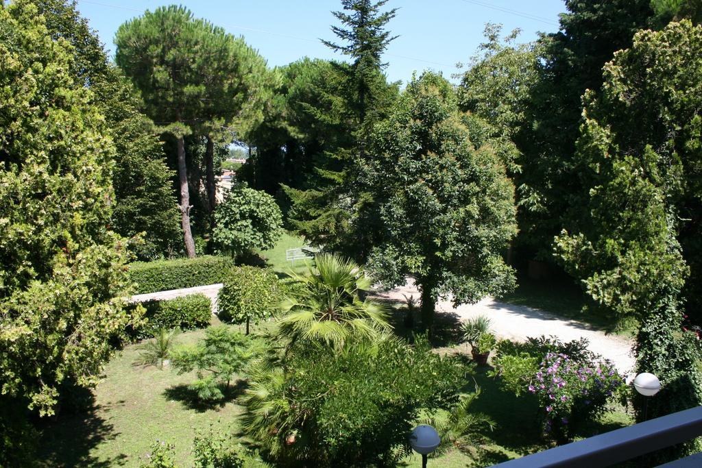 Albergo Da Siro Misano Adriatico Exterior foto