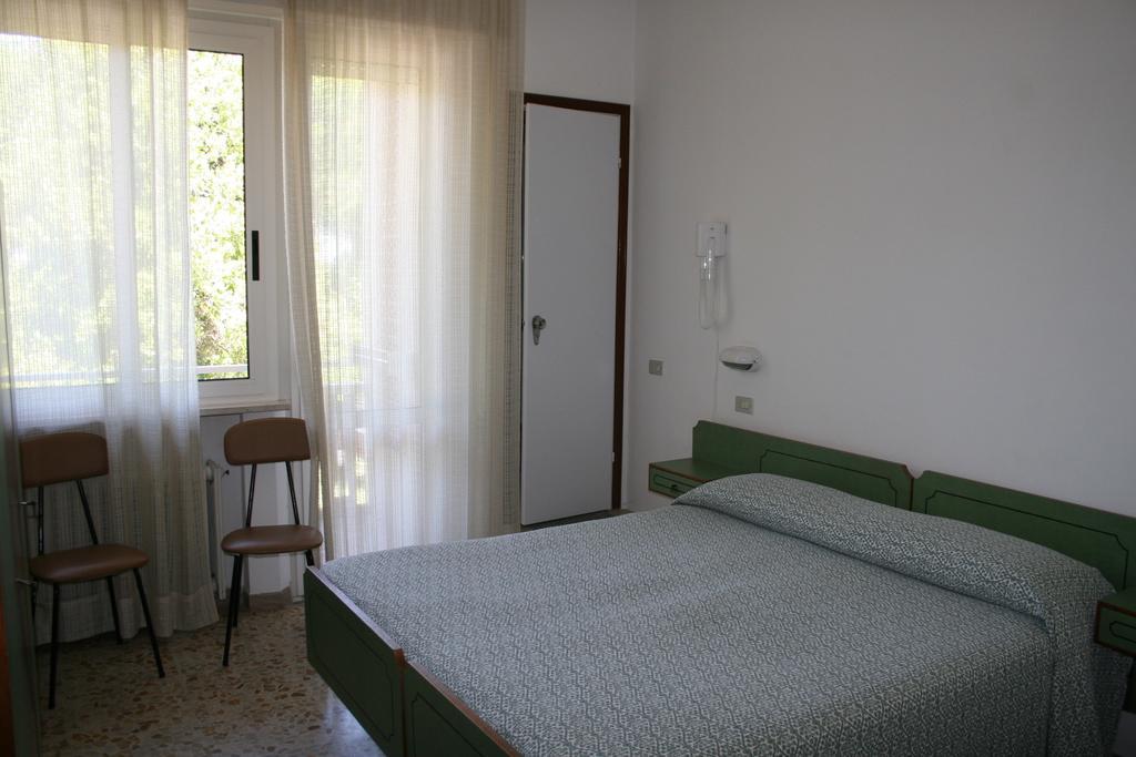 Albergo Da Siro Misano Adriatico Cameră foto